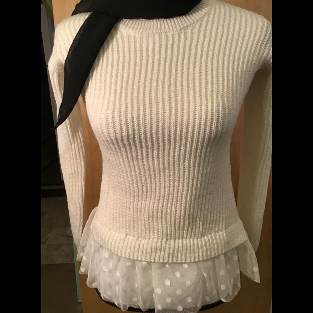 Epic Threads shiny cream sweater. L